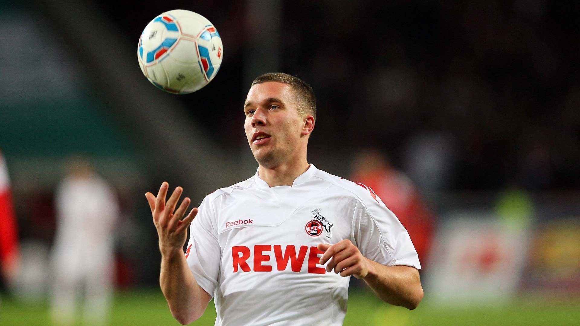 中国足球职业联赛裁判员选拔标准细化，中国足协职业裁判