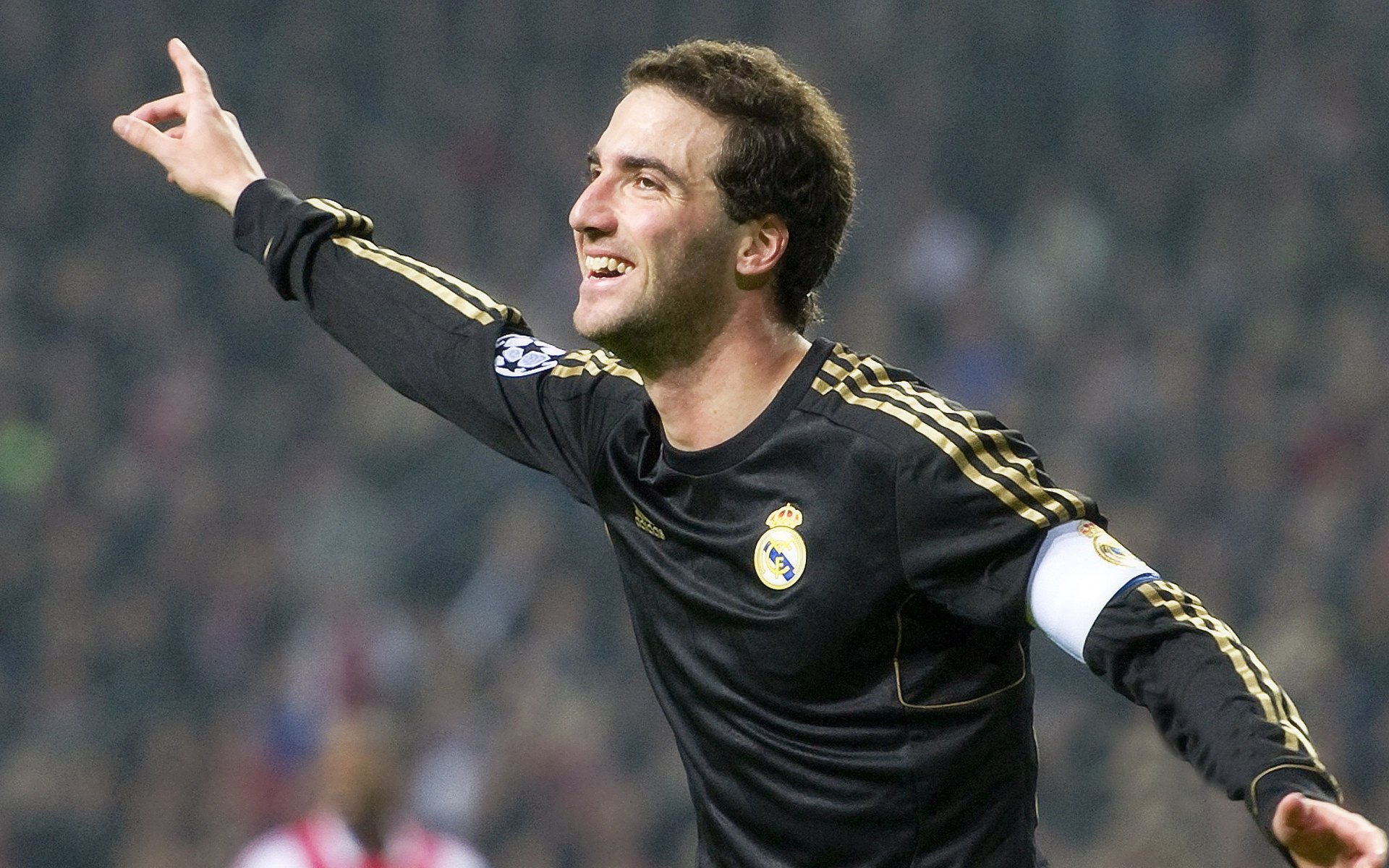 爱游戏官方网站-“安赫尔·巴尔博萨的力量与速度，助力美洲狮队提升竞技水平”